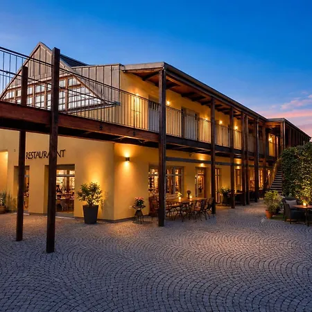 Park-an Hotel Štúrovo